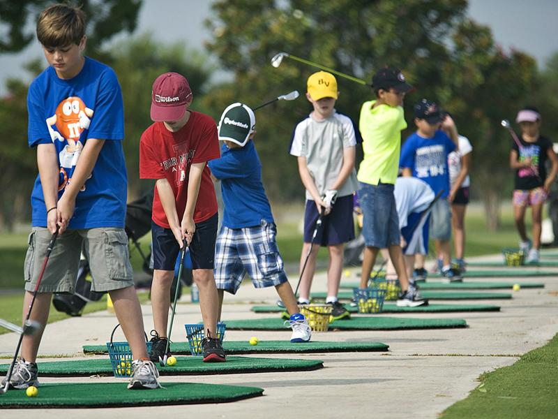 Kindgerechte Abschläge / Junior Tees